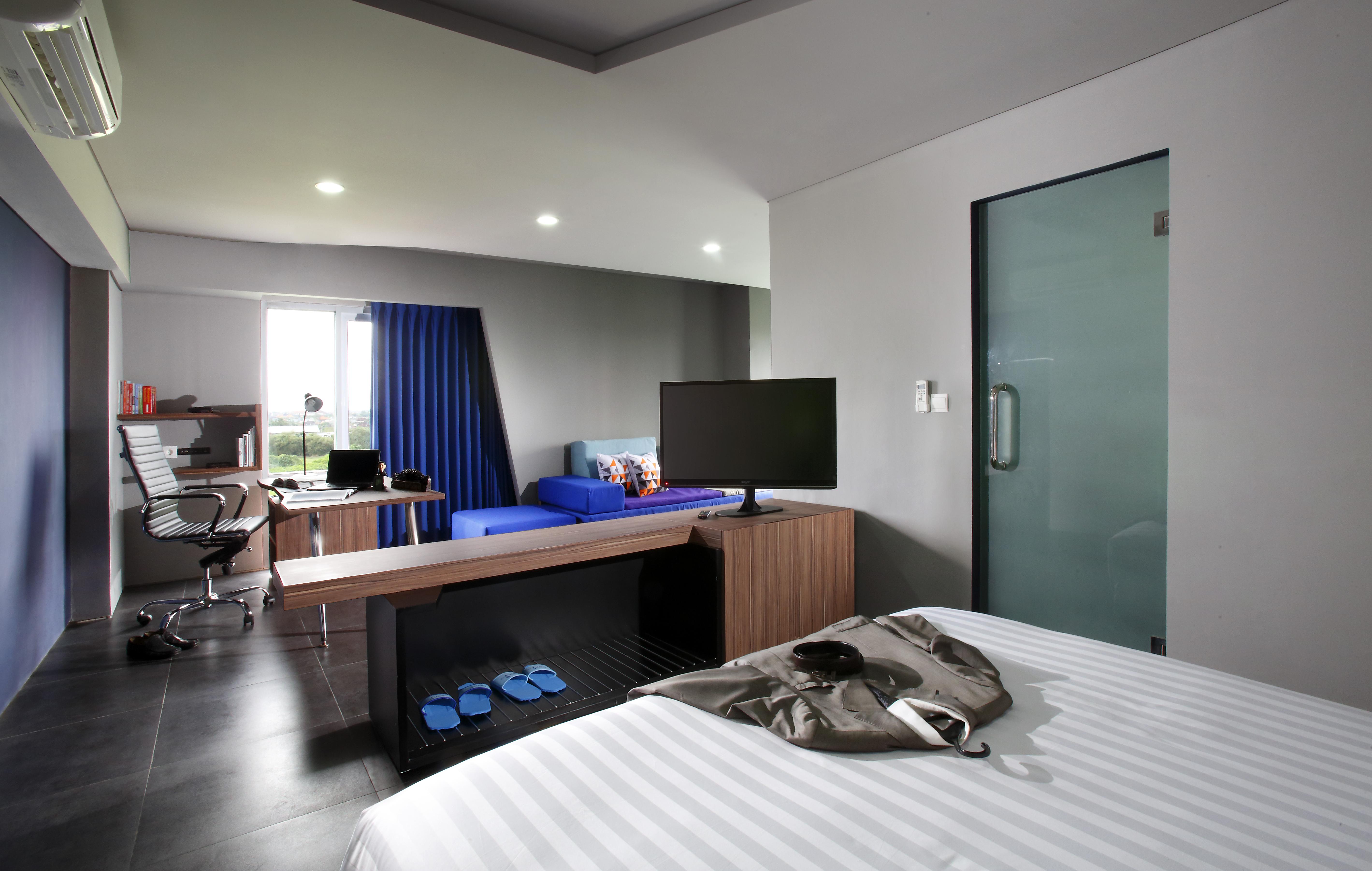 Berry Biz Hotel Seminyak Exterior foto